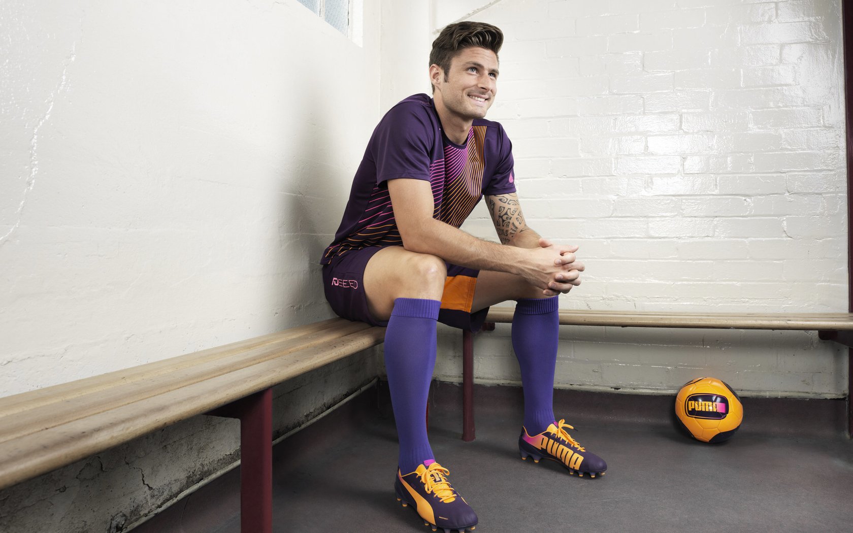 “顶级马拉松选手亮相武汉，赛场惊现新纪录”